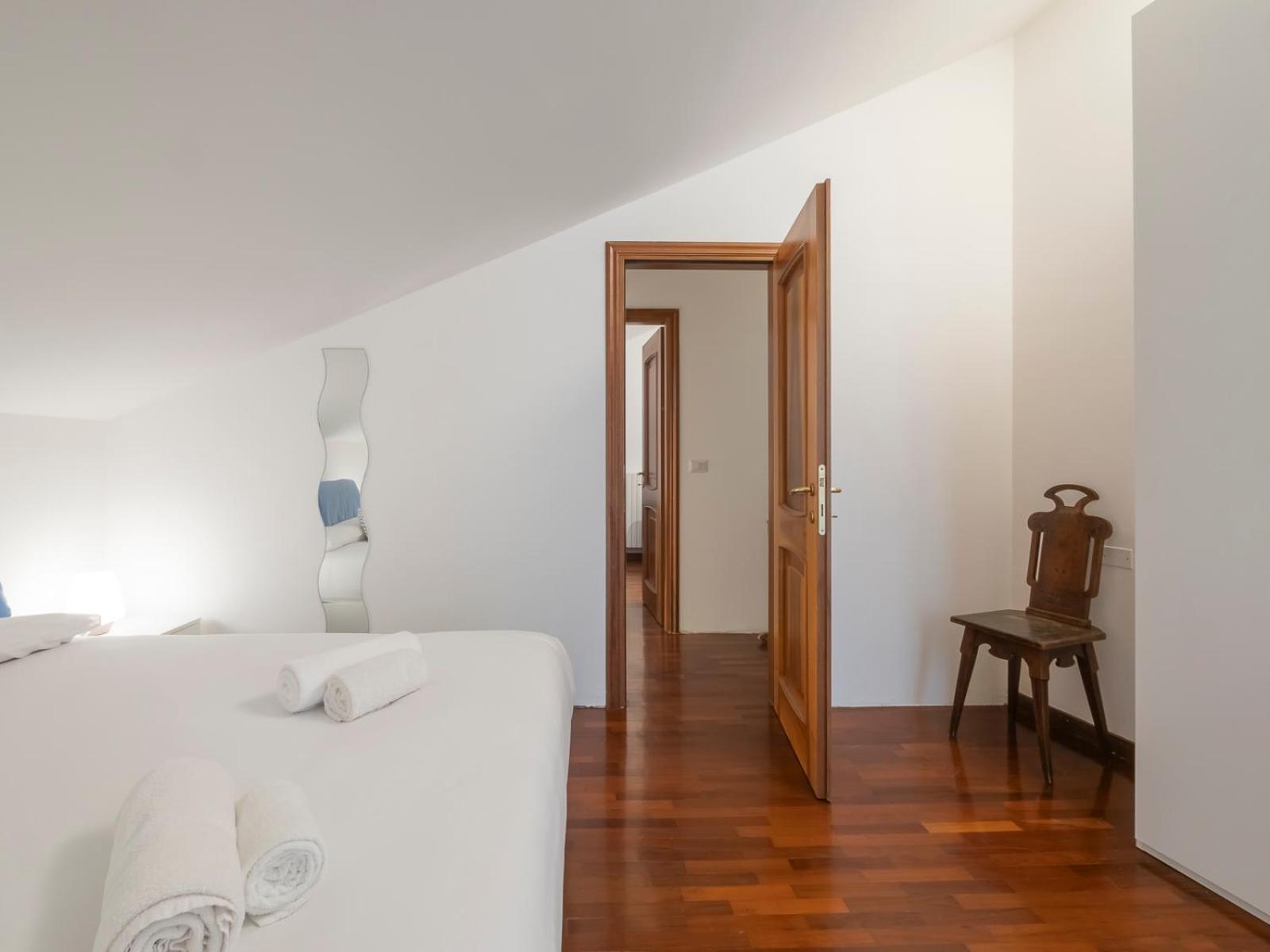 B&B La Ringhiera - Meda 43 Milan Bagian luar foto