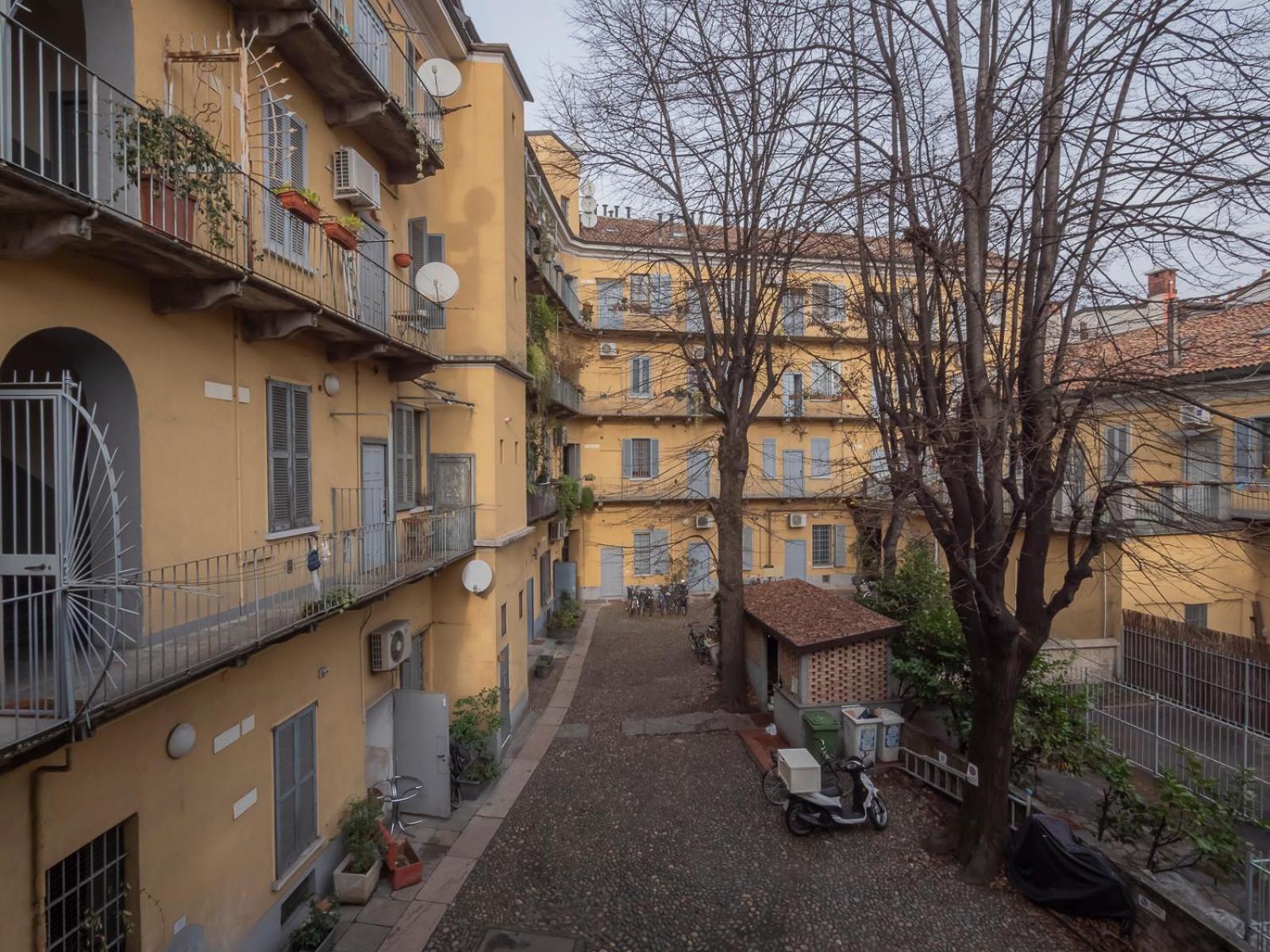 B&B La Ringhiera - Meda 43 Milan Bagian luar foto